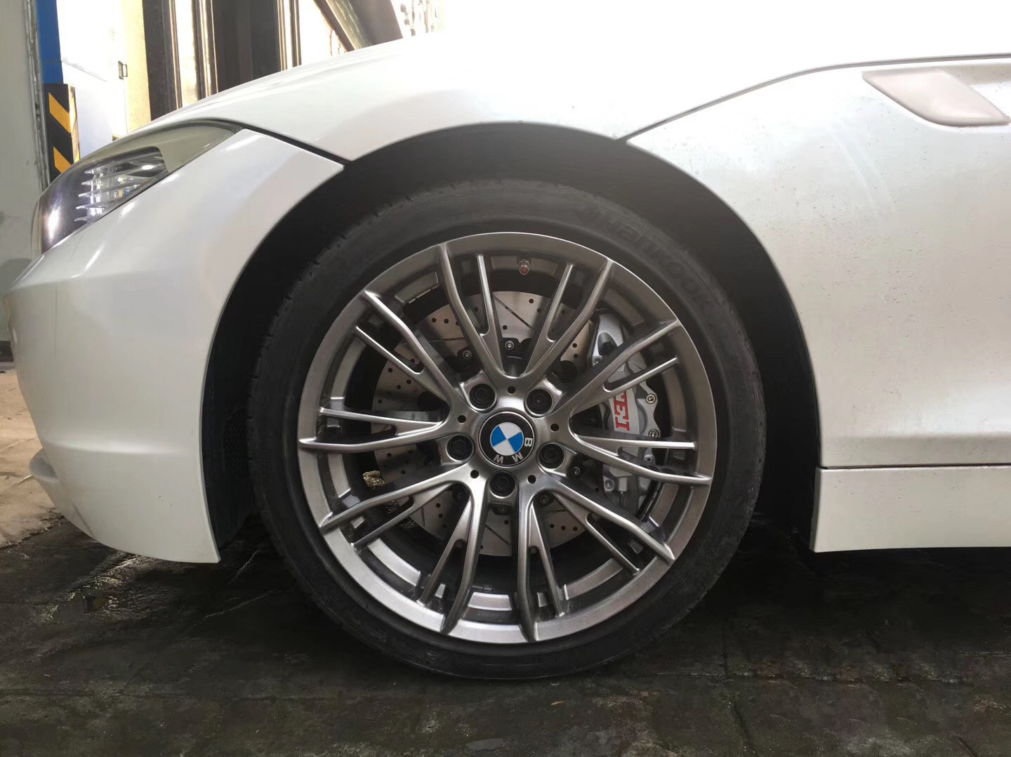 Bmw Z4 6 Piston Big Brake Upgrade Kit Wear Resistant With 2 Center Hubs