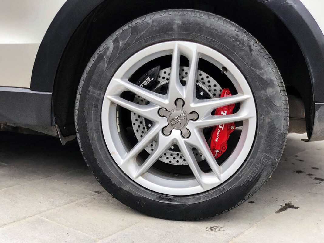 Audi Q5 BBK Big Brake Kit 6piston With 355*32mm Rotor With Two Brake Lines