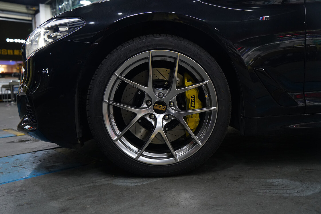 BMW F10 F11 F07 F18 S60 6 Piston Caliper Brake Kit 20 Inch Wheel