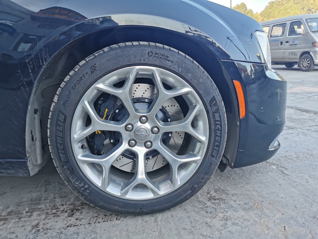 CHRYSLER 300C W/V8 BBK Big Brake Kit 355*32 Disc Rotor For Front And