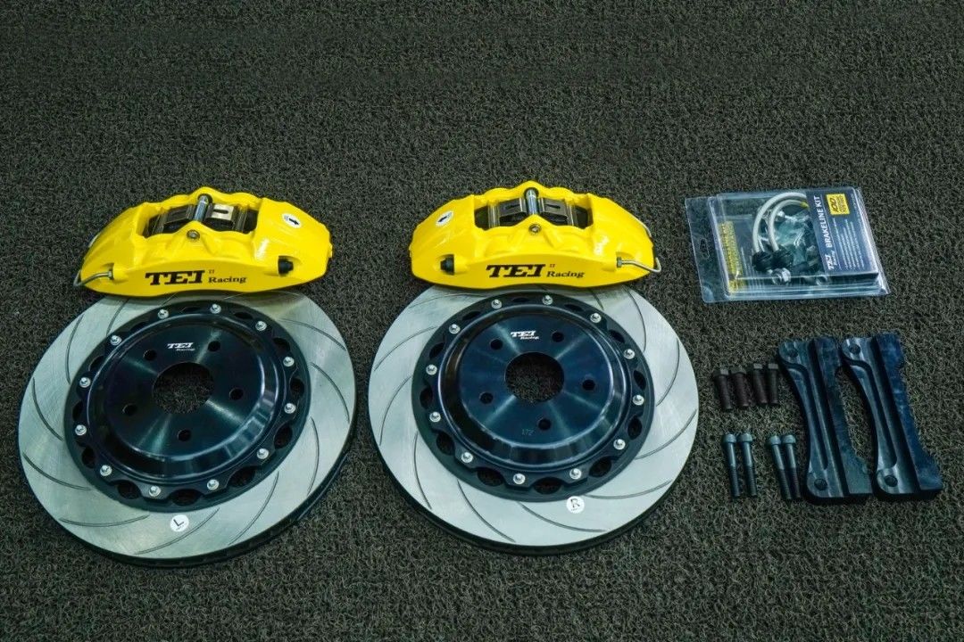 Front 4 Piston Brake Caliper Kit For LEXUS ES200 250 300 350 350H IS200 250 300 350 LS400 430 460 GS300 400