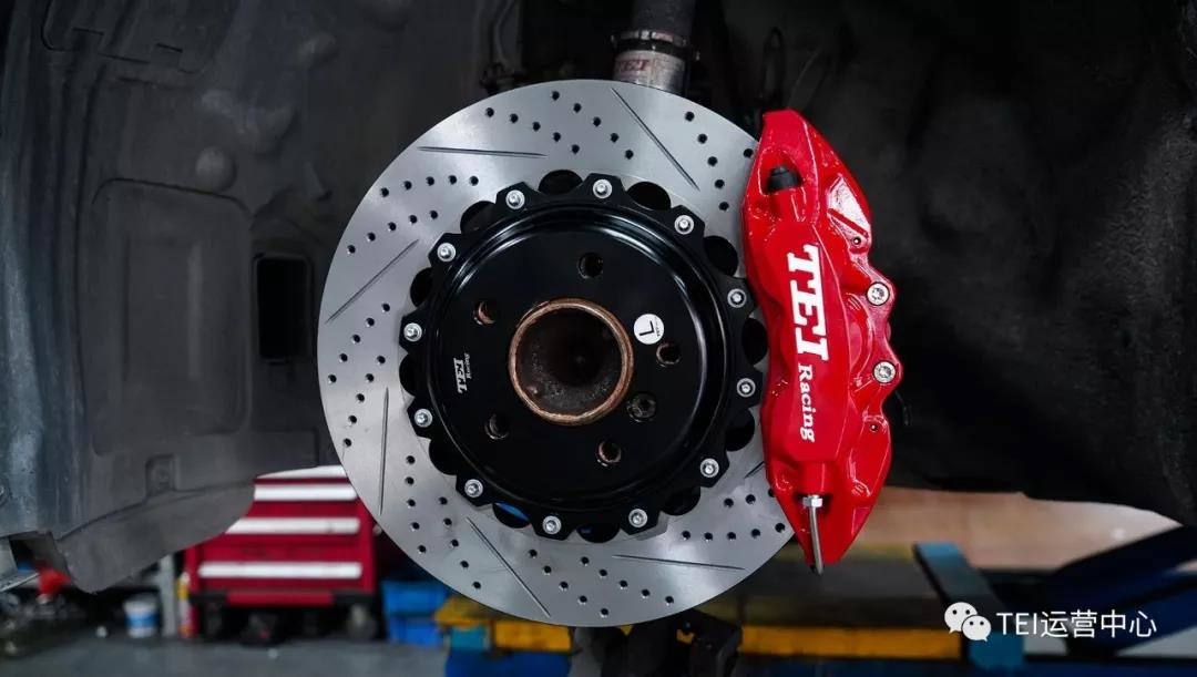 Big Brake Kits For BMW F30 F35 F10 18 Inch Front And Rear Wheel With