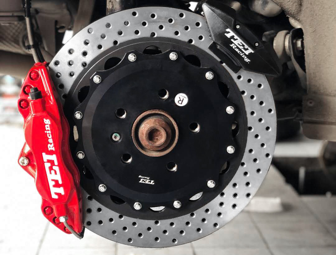 Audi Q5 BBK Big Brake Kit 6piston With 355*32mm Rotor With Two Brake Lines