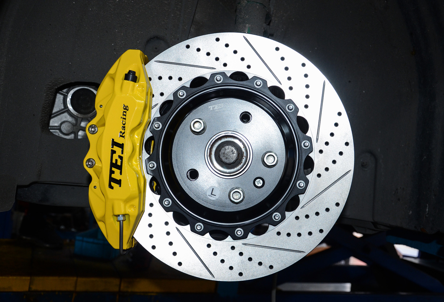 BBK For Audi A3 installed Big Brake Kits 6 Piston Calipers with 355