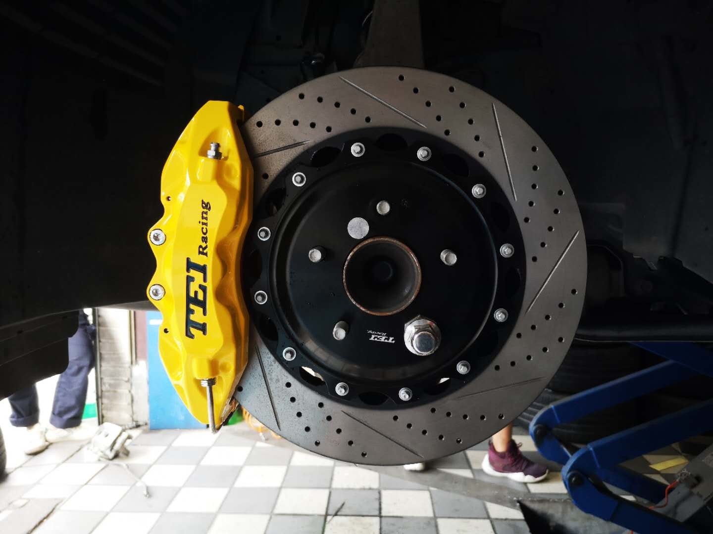 BBK Big Brake Kit 6piston Caliper For Infiniti Q50 With 355*32mm Rotor