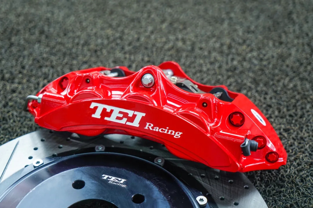鍛造式キャリパー6ピストン大ブレーキキット 378x32mm 高炭素ディスク